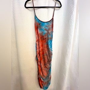 Fashion Nova Maxi Dress 👗 ruched sides. Tie dye Large 😍